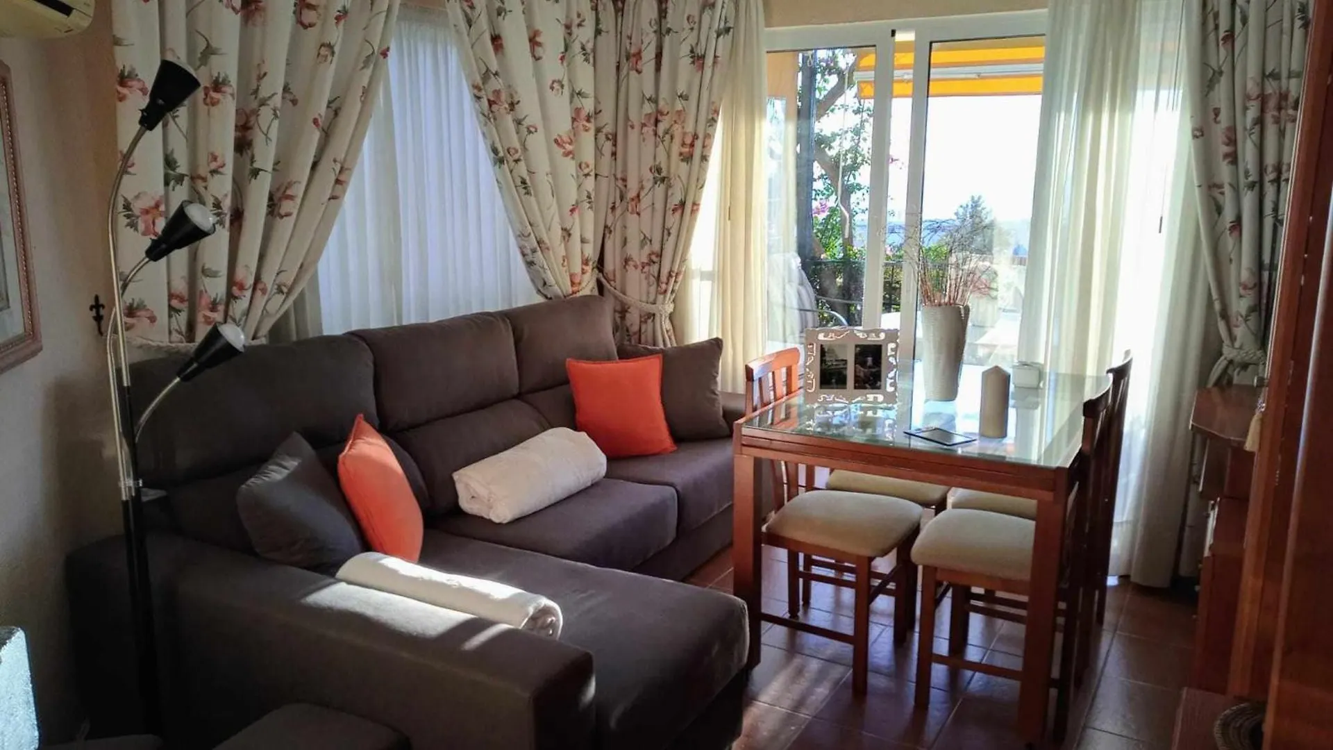 La Carihuela A 5 Minutos De La Playavistas Al Mar Apartamento Torremolinos