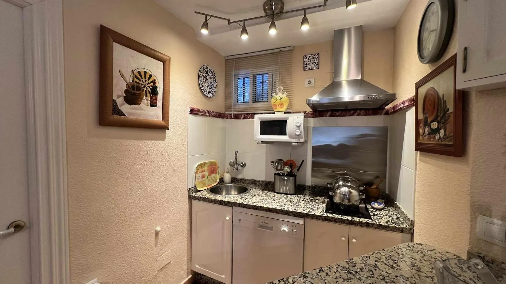 La Carihuela A 5 Minutos De La Playavistas Al Mar Apartamento Torremolinos